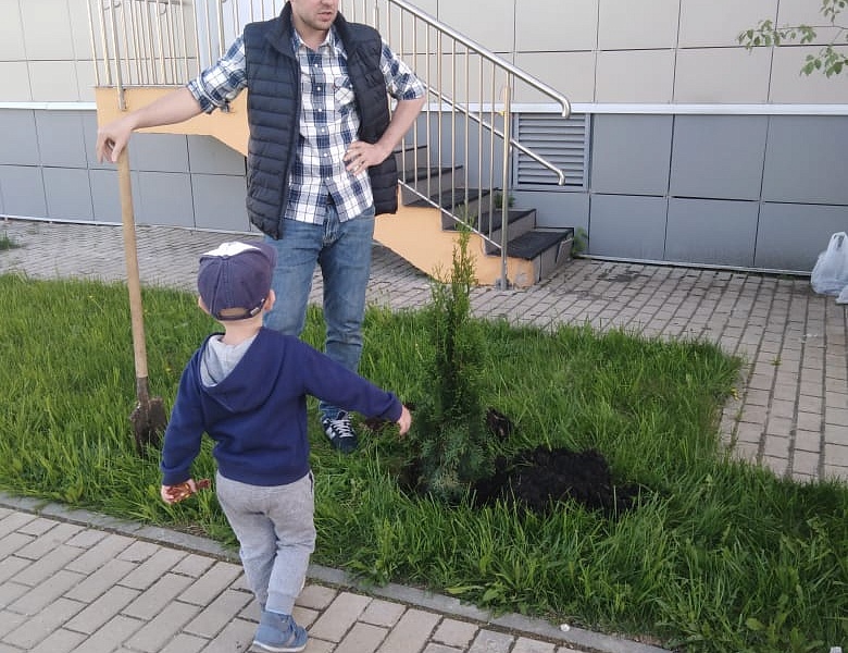 Акция «Посади дерево вместе с ребёнком!»